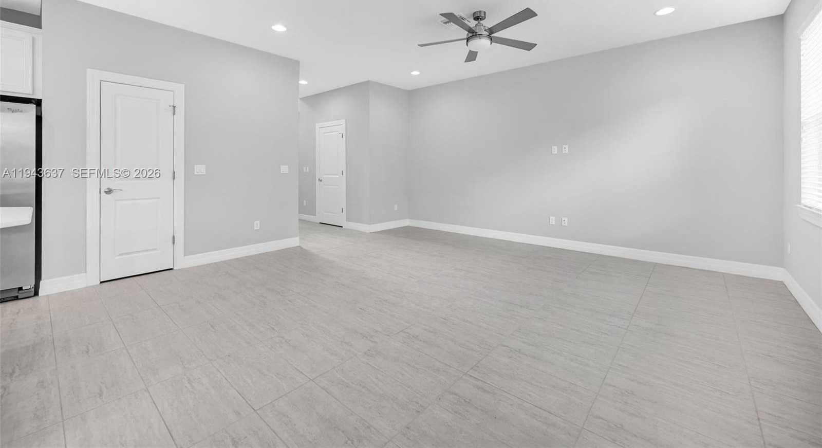 Small Image of 964 BANYAN DR, Hollywood Number 12
