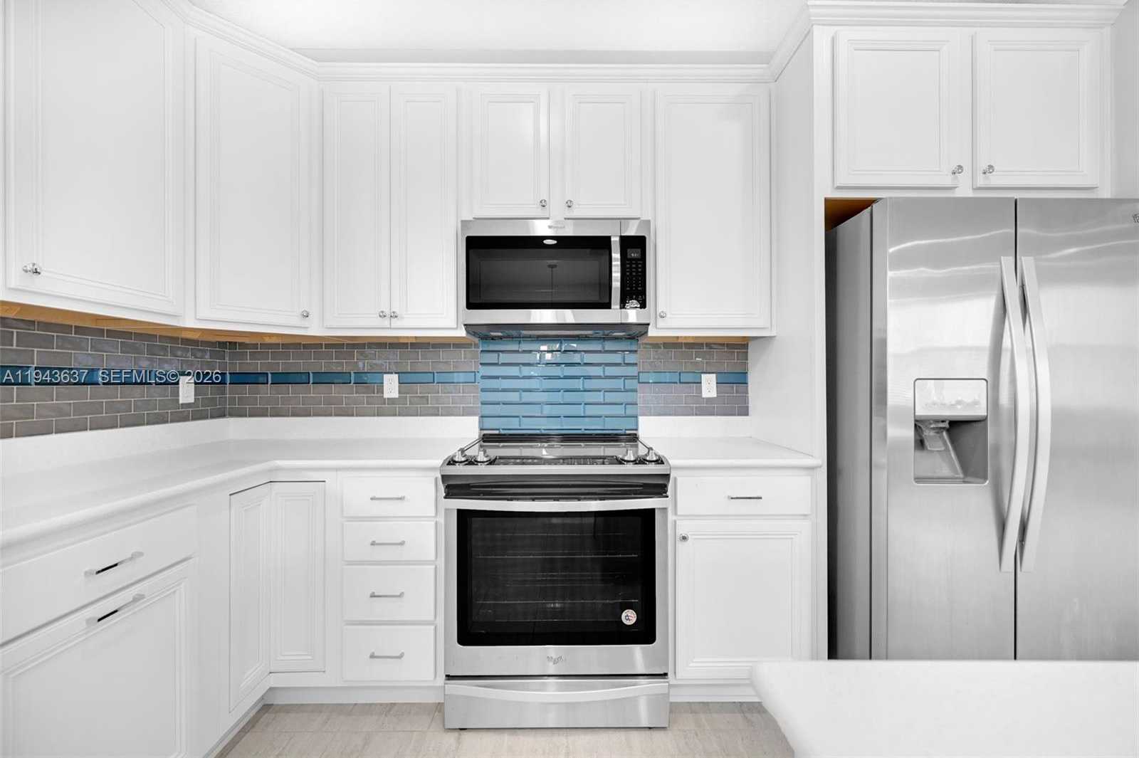 Small Image of 964 BANYAN DR, Hollywood Number 14