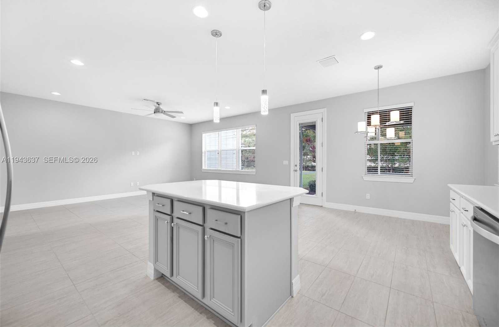 Small Image of 964 BANYAN DR, Hollywood Number 15