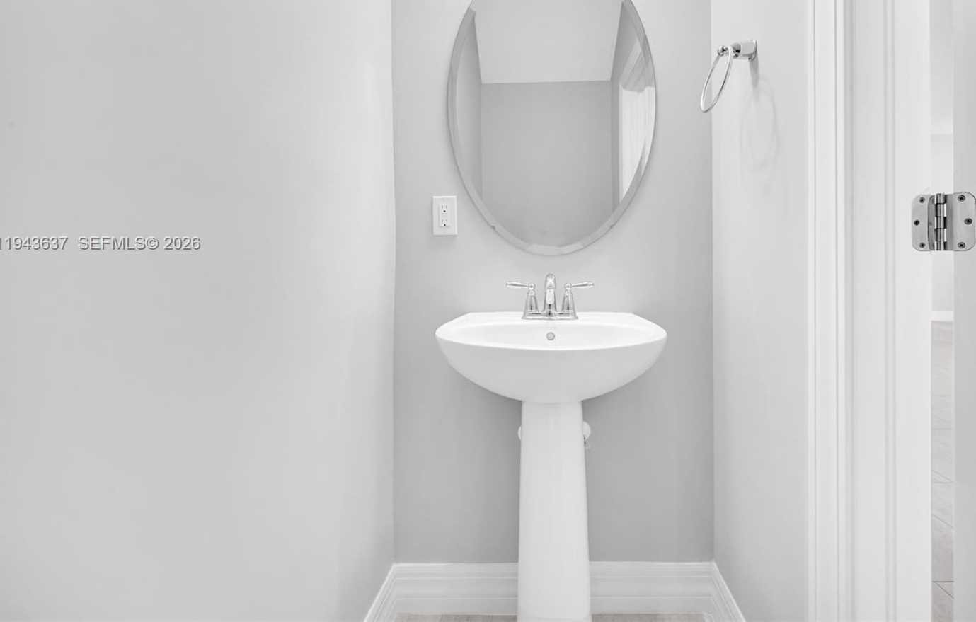 Small Image of 964 BANYAN DR, Hollywood Number 17