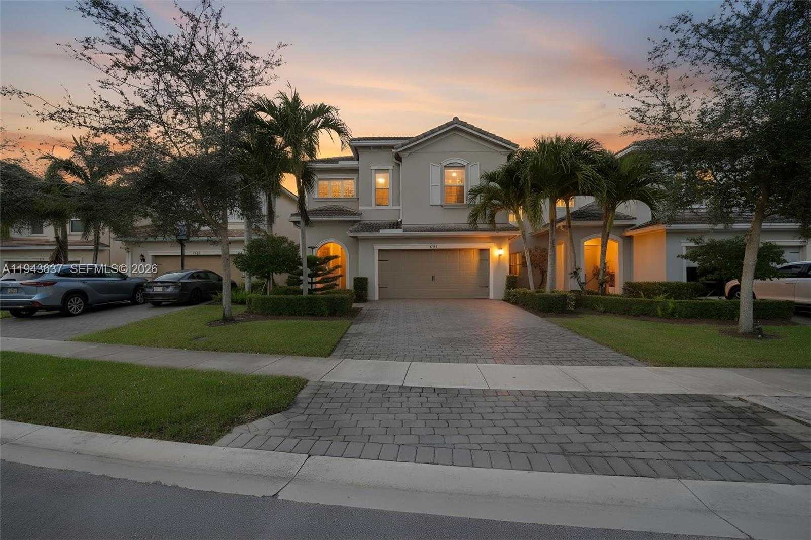 Small Image of 964 BANYAN DR, Hollywood Number 2