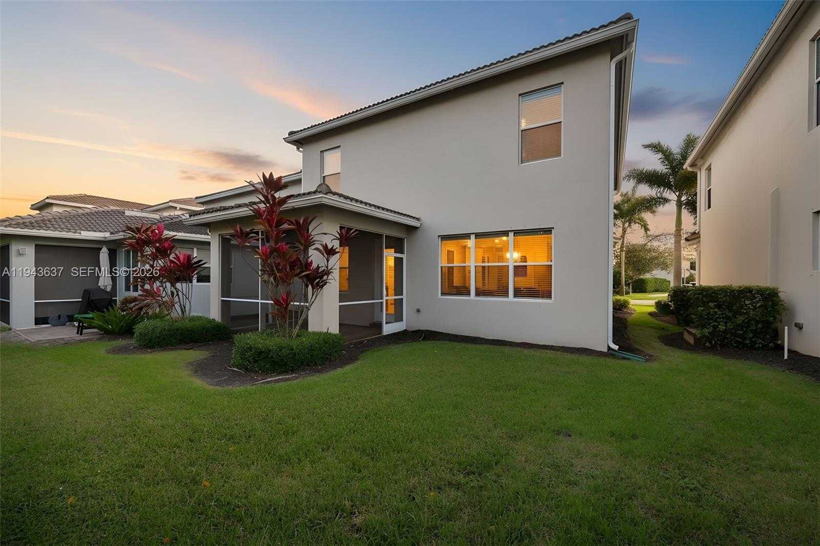 Small Image of 964 BANYAN DR, Hollywood Number 3