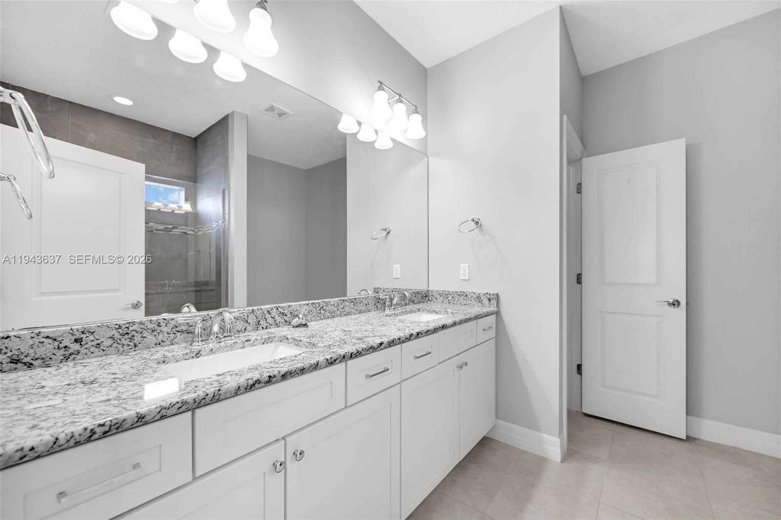 Small Image of 964 BANYAN DR, Hollywood Number 34