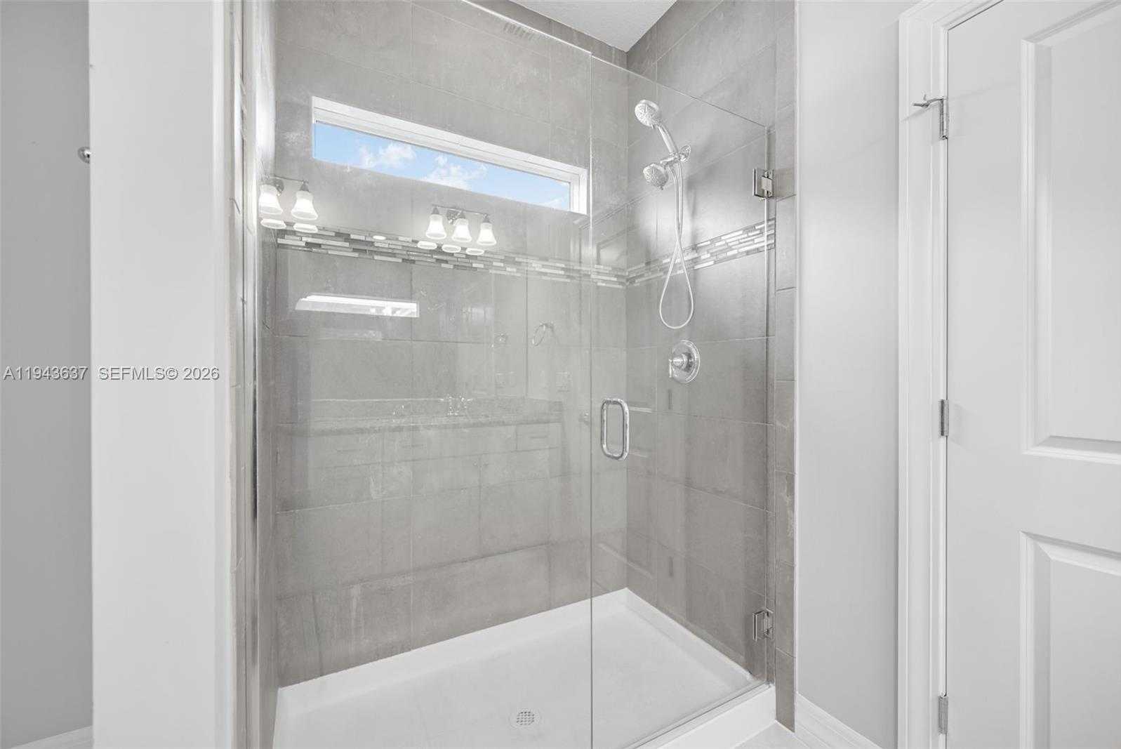 Small Image of 964 BANYAN DR, Hollywood Number 36