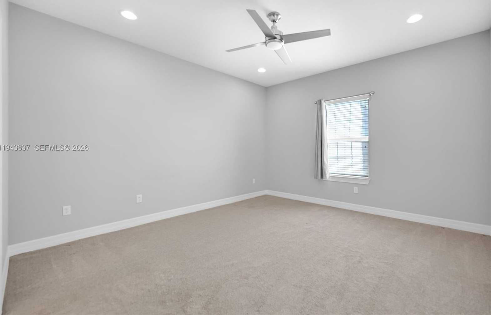 Small Image of 964 BANYAN DR, Hollywood Number 41