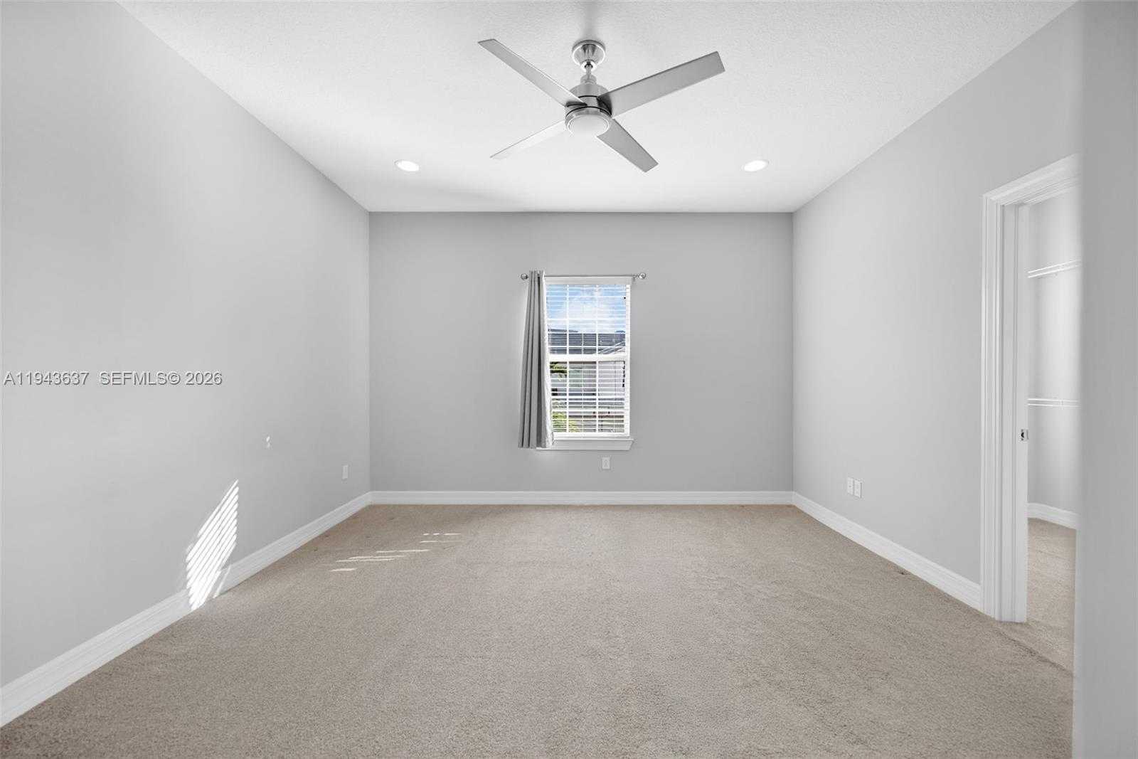 Small Image of 964 BANYAN DR, Hollywood Number 44