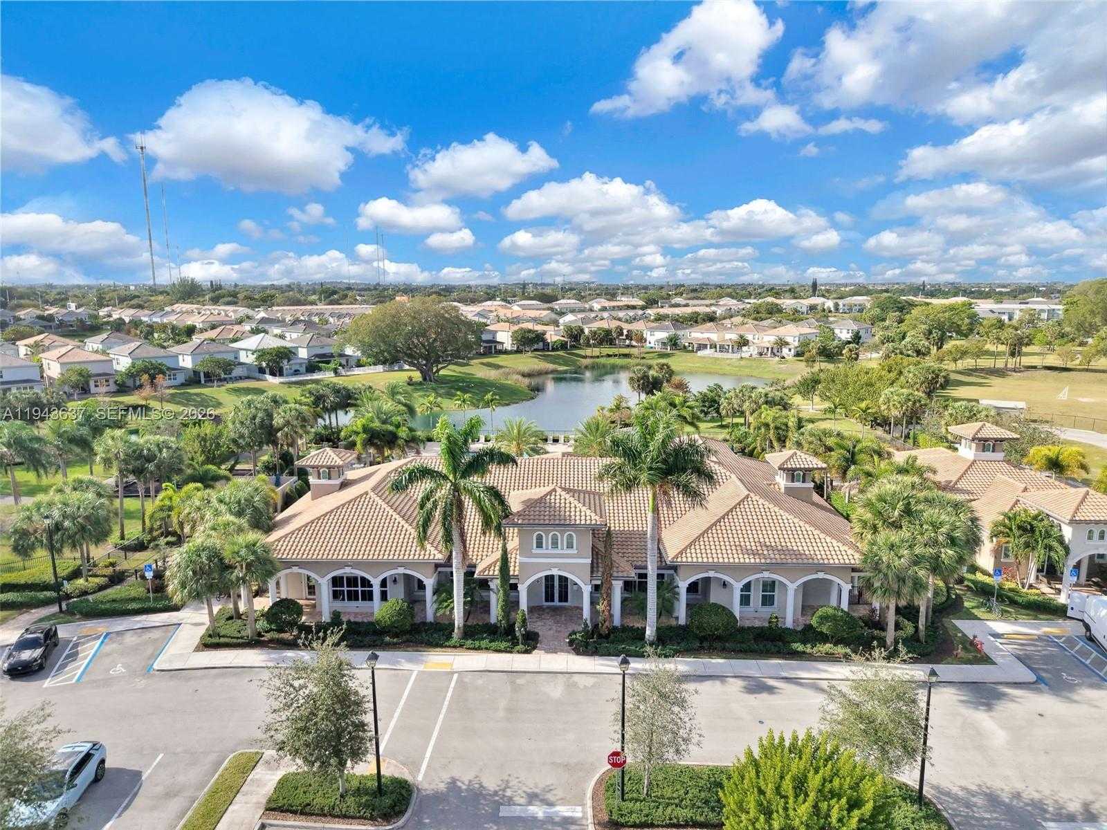 Small Image of 964 BANYAN DR, Hollywood Number 64