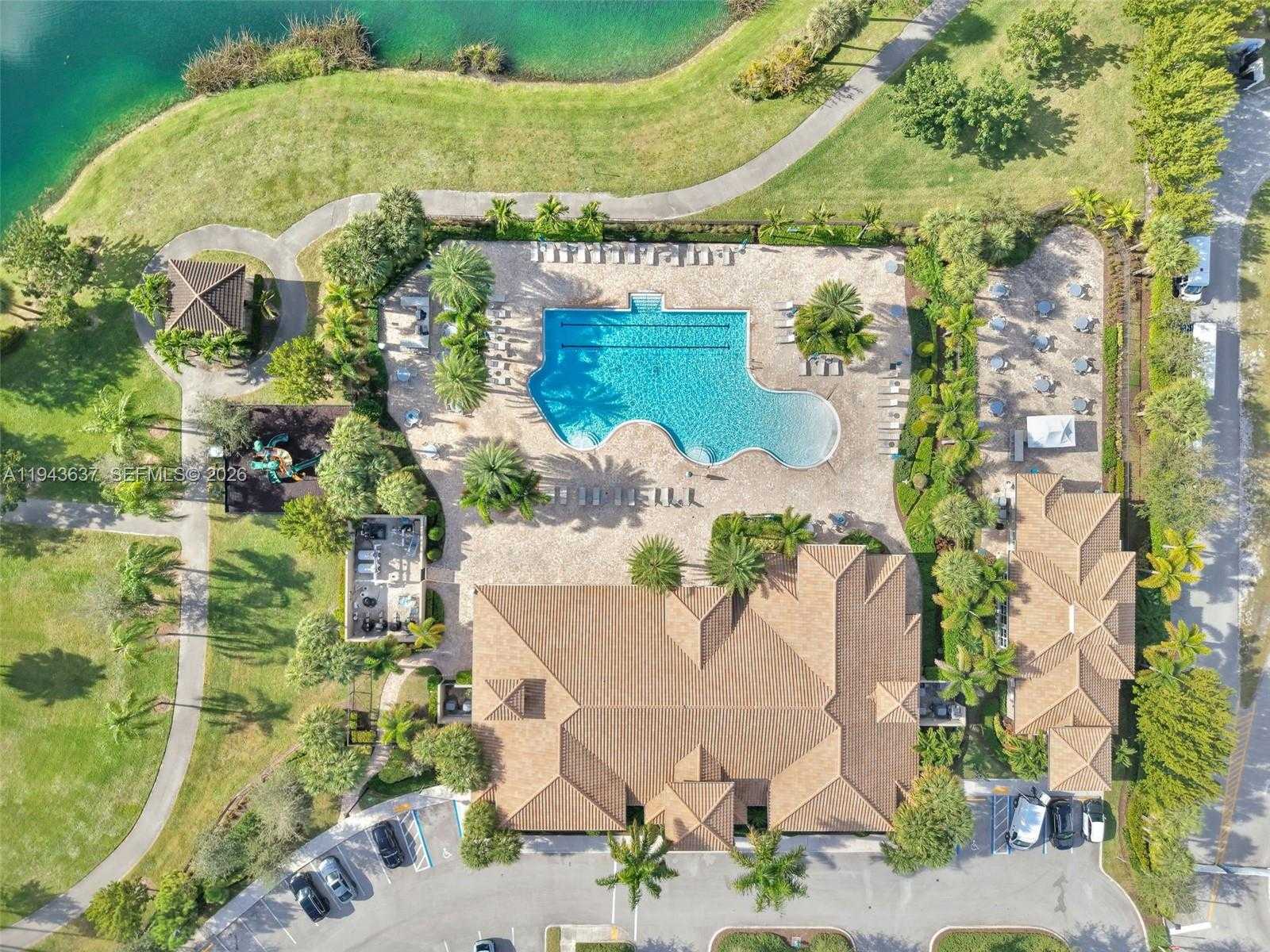 Small Image of 964 BANYAN DR, Hollywood Number 65