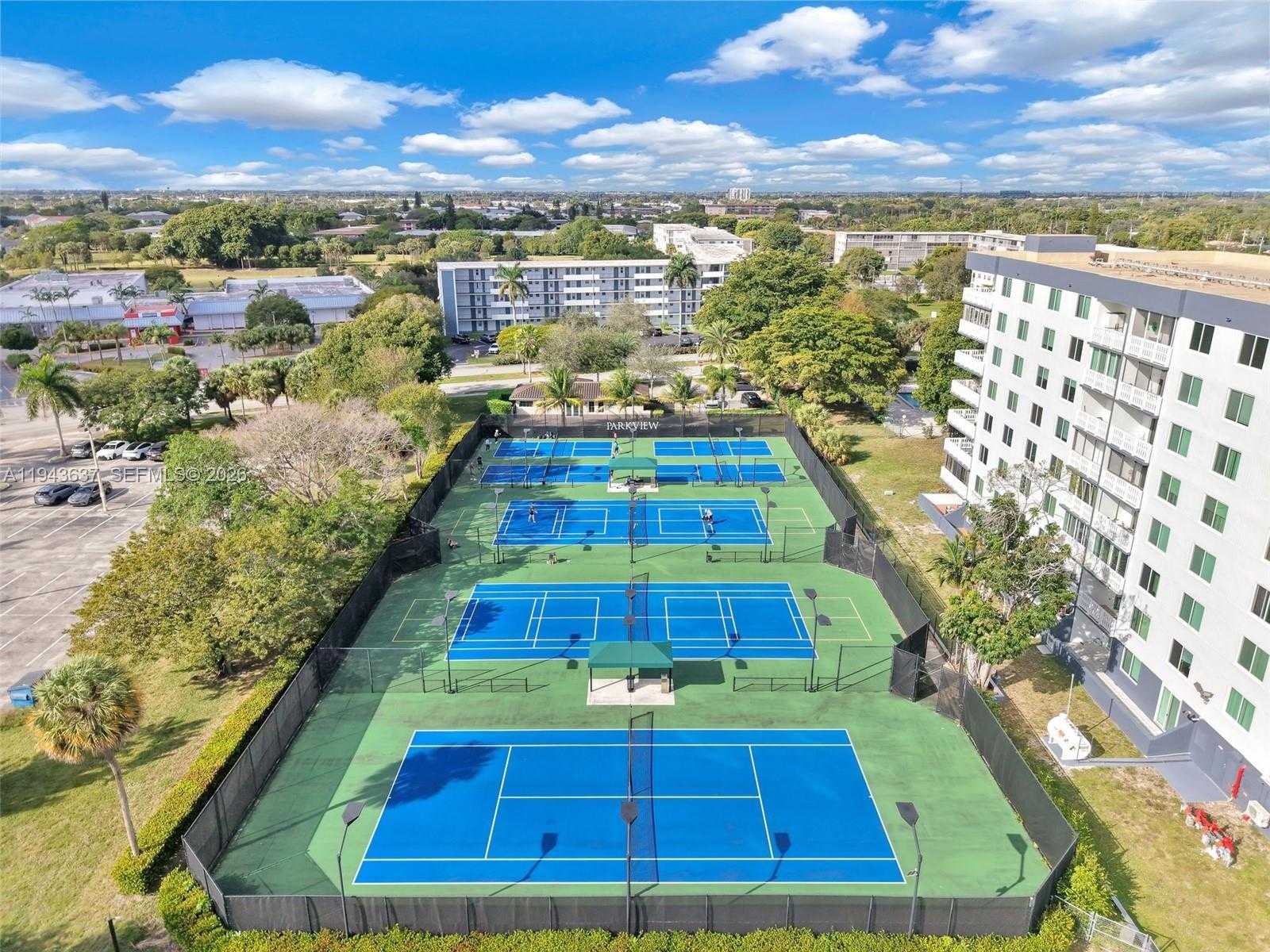 Small Image of 964 BANYAN DR, Hollywood Number 70