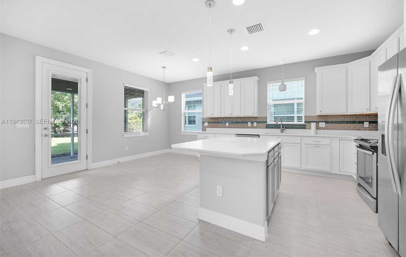 Small Image of 964 BANYAN DR, Hollywood Number 8