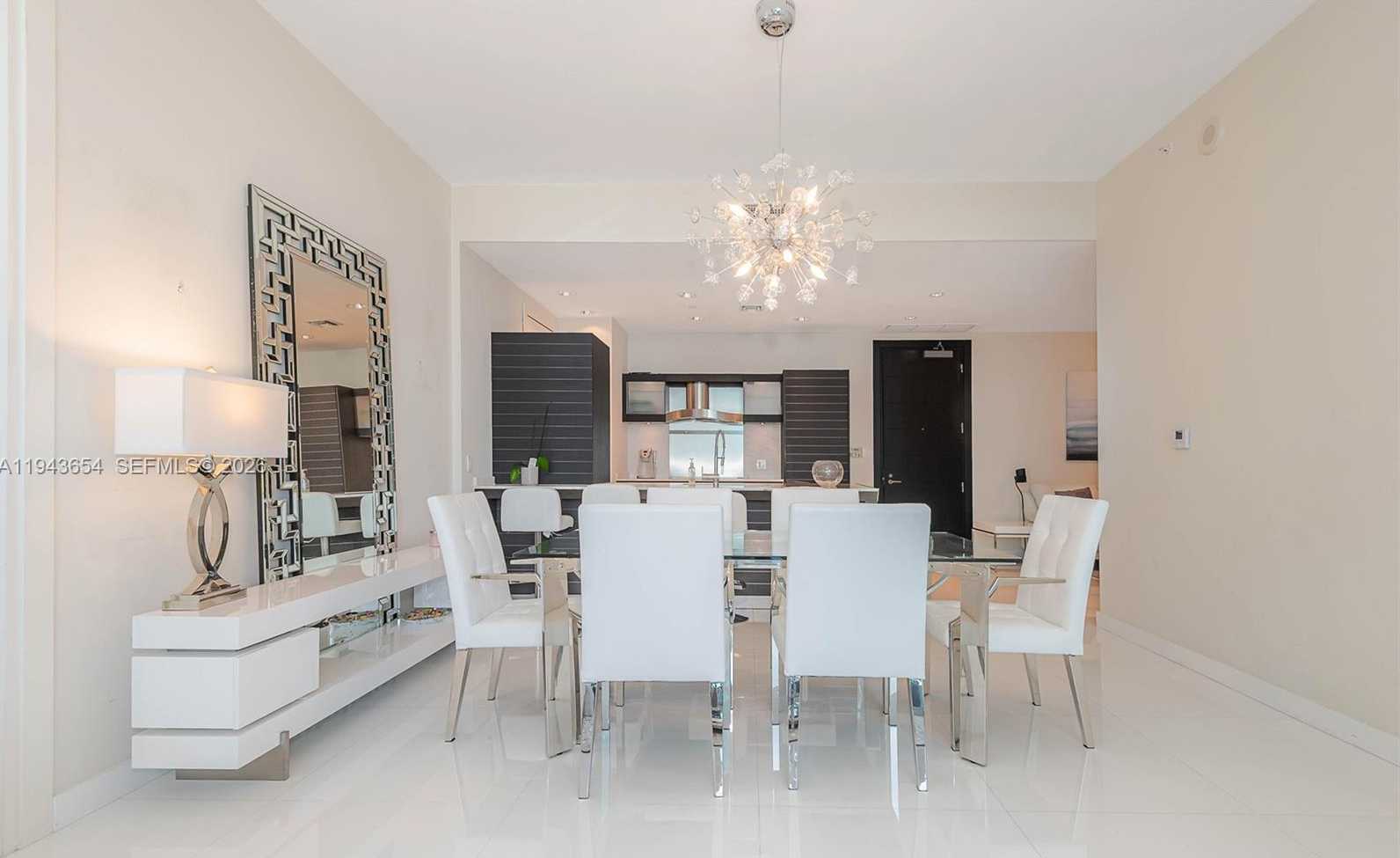 Small Image of 200 BISCAYNE BOULEVARD WAY #5109, Miami Number 8