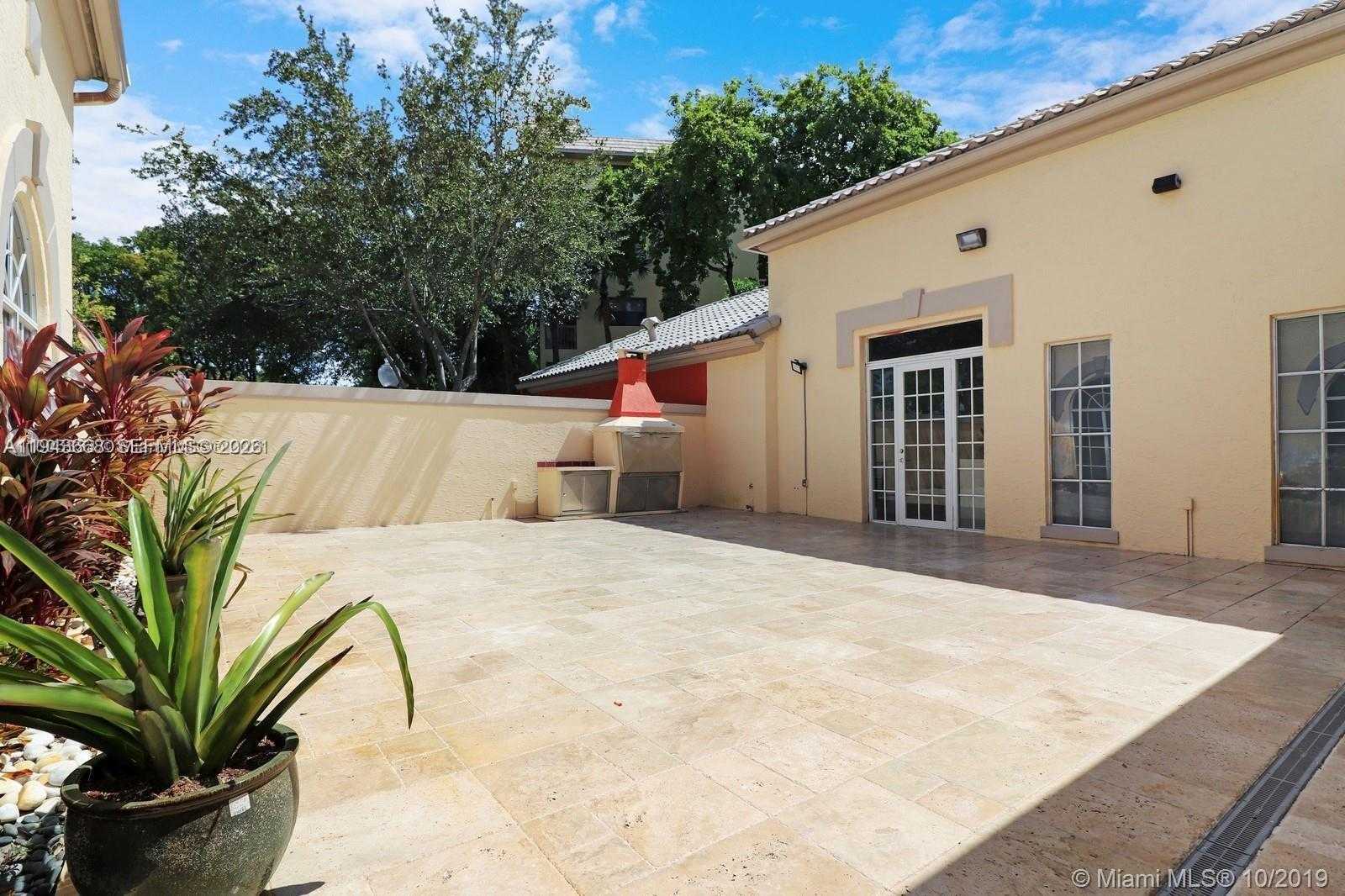 Small Image of 8180 GENEVA CT #430, Doral Number 17