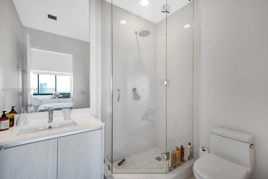 Small Image of Miami Number 13