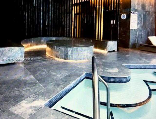 Small Image of Miami Number 18