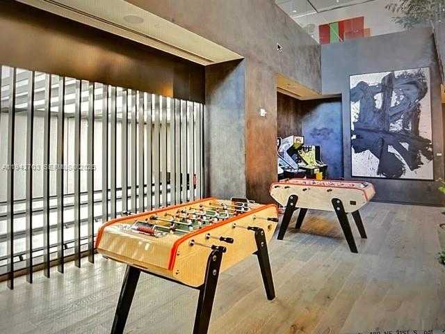 Small Image of Miami Number 25