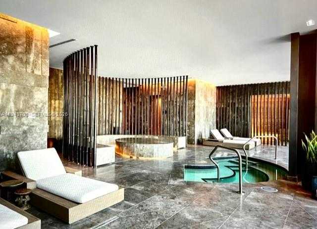 Small Image of Miami Number 29