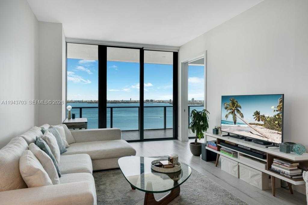 Small Image of Miami Number 3