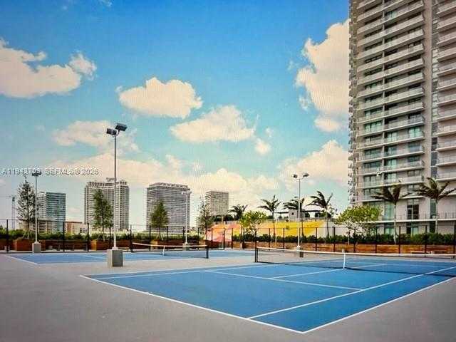 Small Image of Miami Number 32