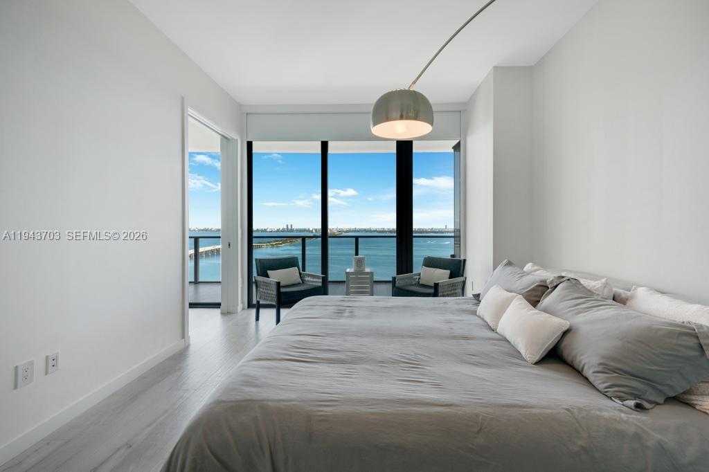 Small Image of Miami Number 9