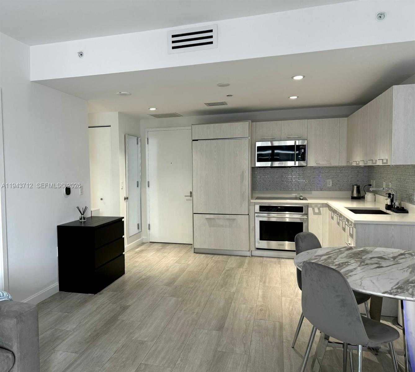 Small Image of 45 SOUTH WEST 9TH ST #3107, Miami Number 4