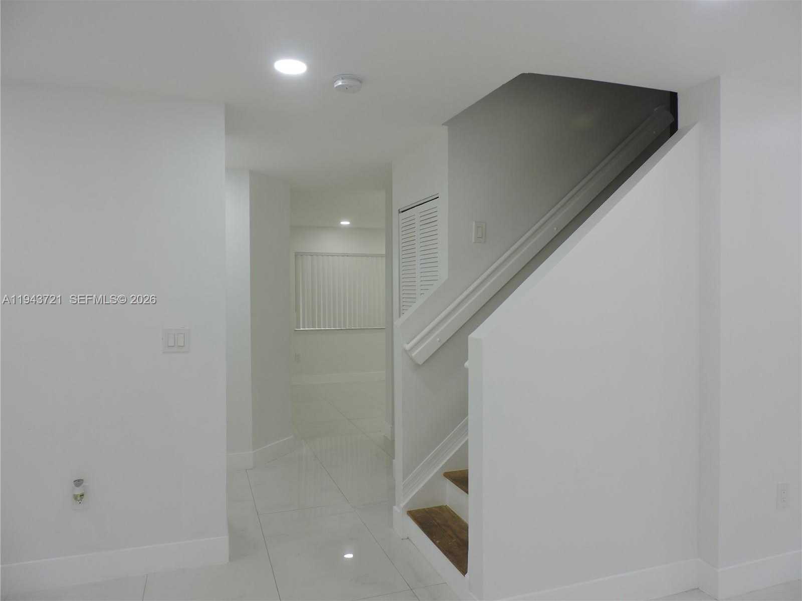 Small Image of 17975 SOUTH WEST 140TH CT #17975, Miami Number 13