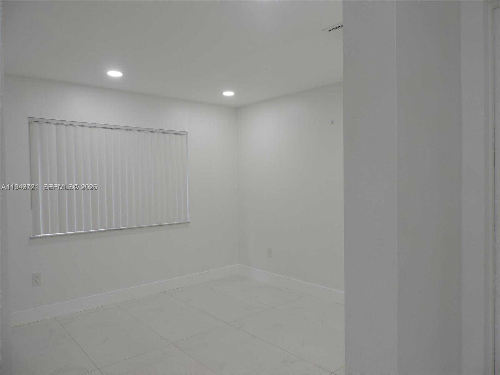 Small Image of 17975 SOUTH WEST 140TH CT #17975, Miami Number 16