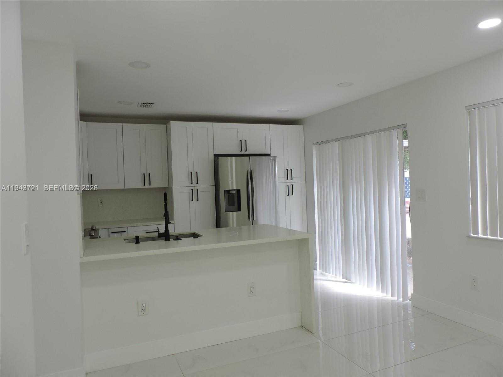 Small Image of 17975 SOUTH WEST 140TH CT #17975, Miami Number 18