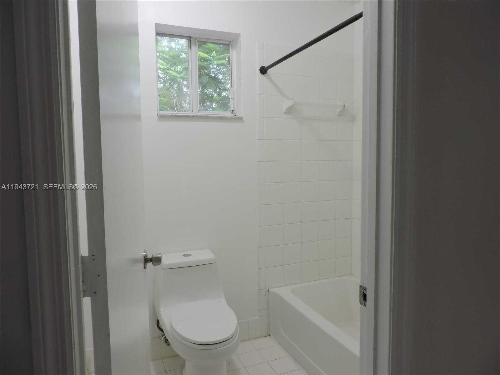 Small Image of 17975 SOUTH WEST 140TH CT #17975, Miami Number 23