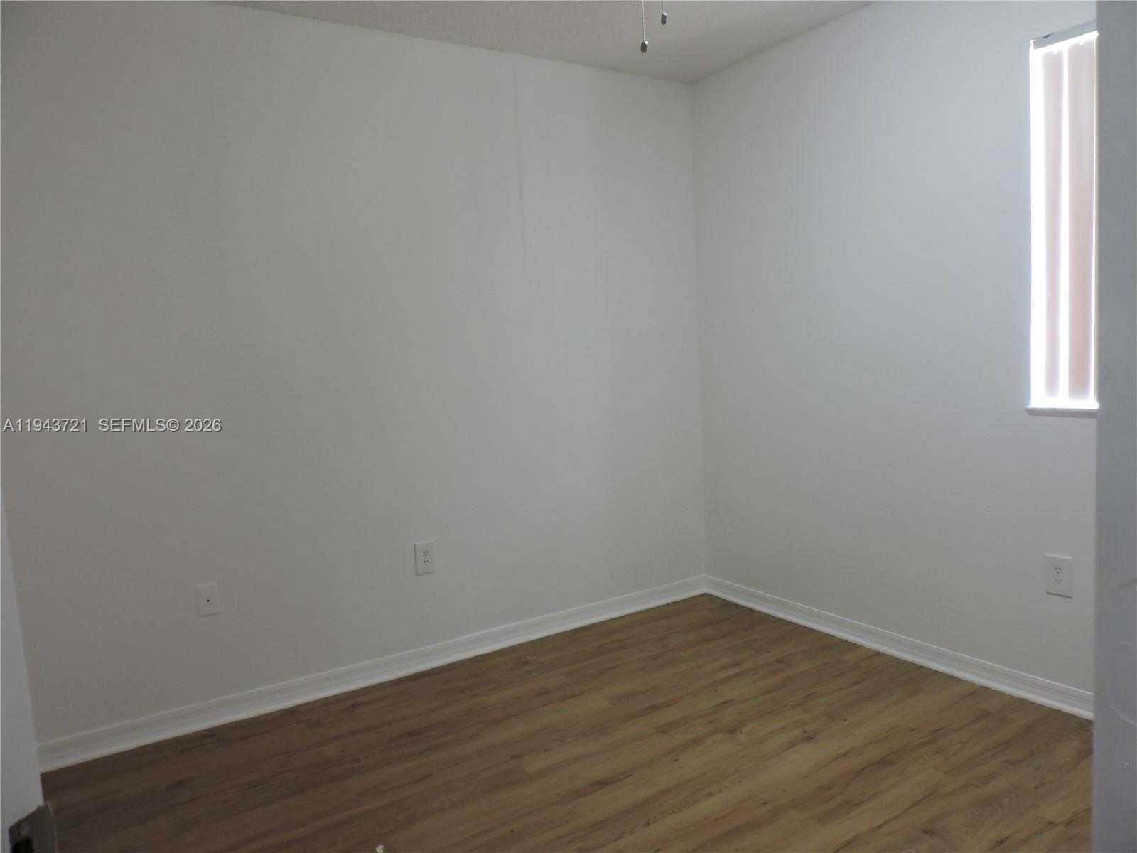 Small Image of 17975 SOUTH WEST 140TH CT #17975, Miami Number 27