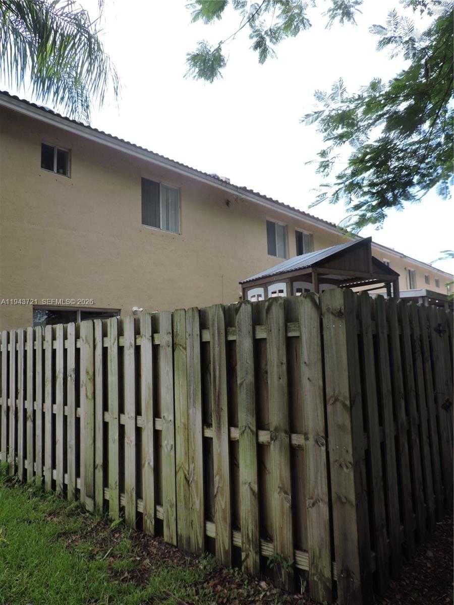 Small Image of 17975 SOUTH WEST 140TH CT #17975, Miami Number 3