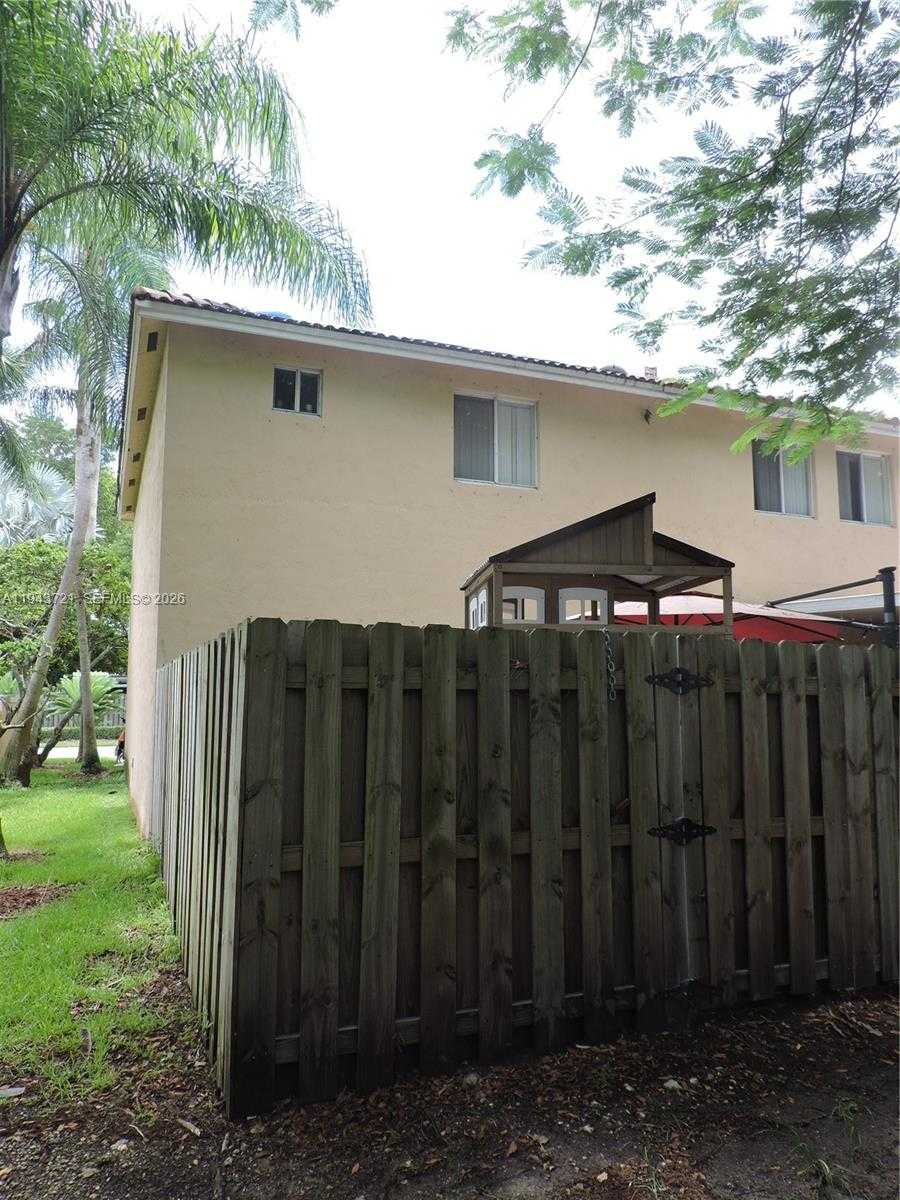 Small Image of 17975 SOUTH WEST 140TH CT #17975, Miami Number 5