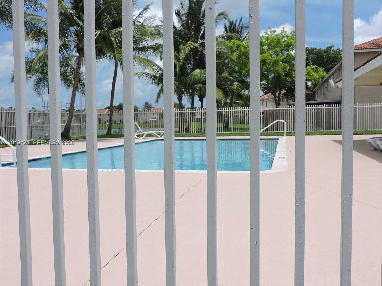 Small Image of 17975 SOUTH WEST 140TH CT #17975, Miami Number 9