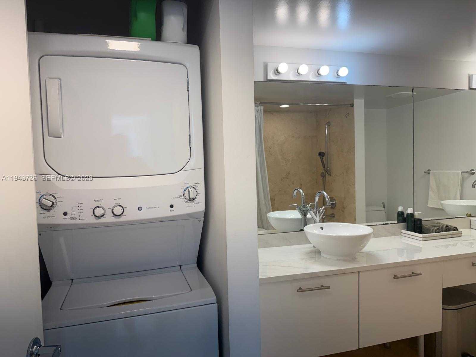 Small Image of 41 SOUTH EAST 5TH ST #2010, Miami Number 23