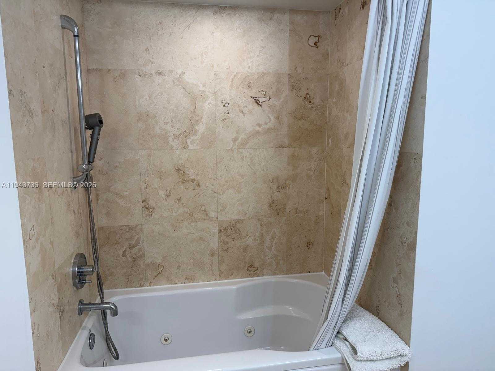 Small Image of 41 SOUTH EAST 5TH ST #2010, Miami Number 25