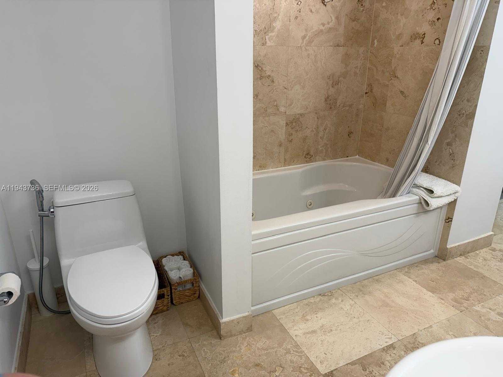 Small Image of 41 SOUTH EAST 5TH ST #2010, Miami Number 26