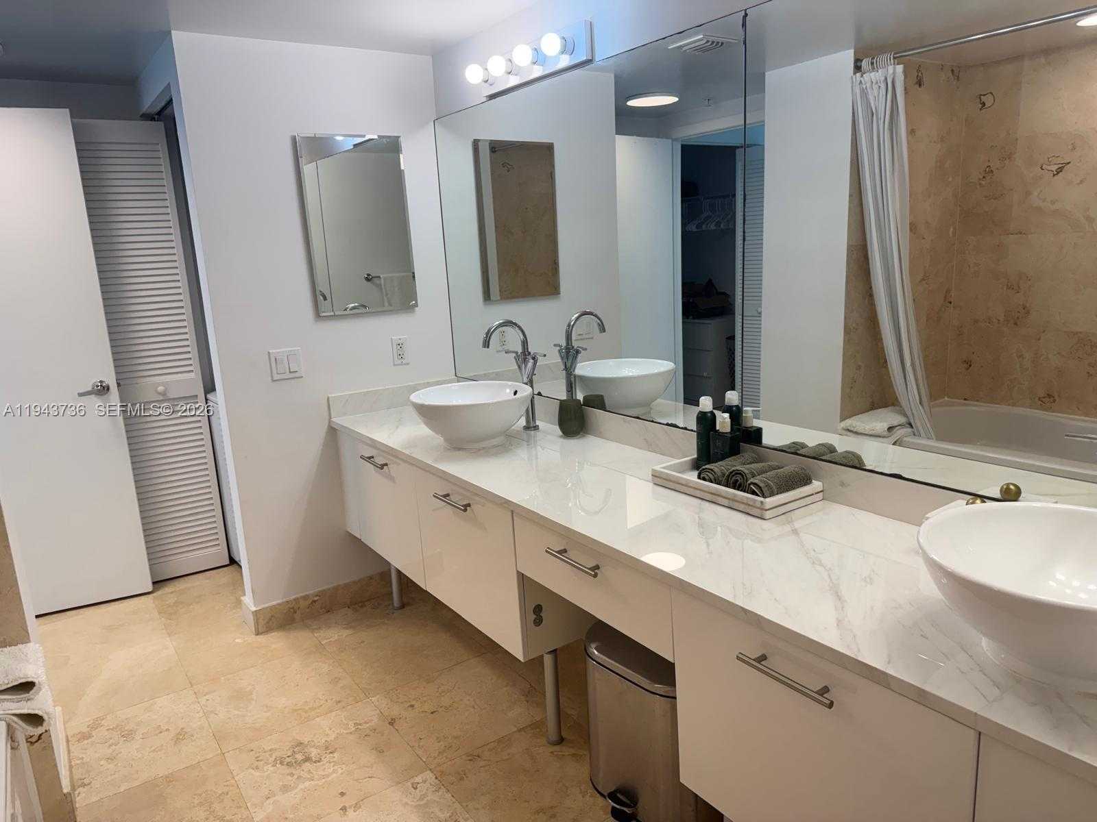 Small Image of 41 SOUTH EAST 5TH ST #2010, Miami Number 27