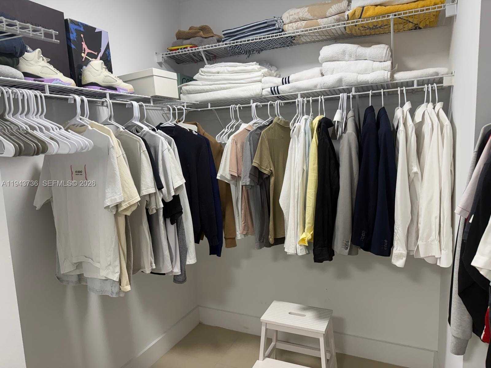 Small Image of 41 SOUTH EAST 5TH ST #2010, Miami Number 31