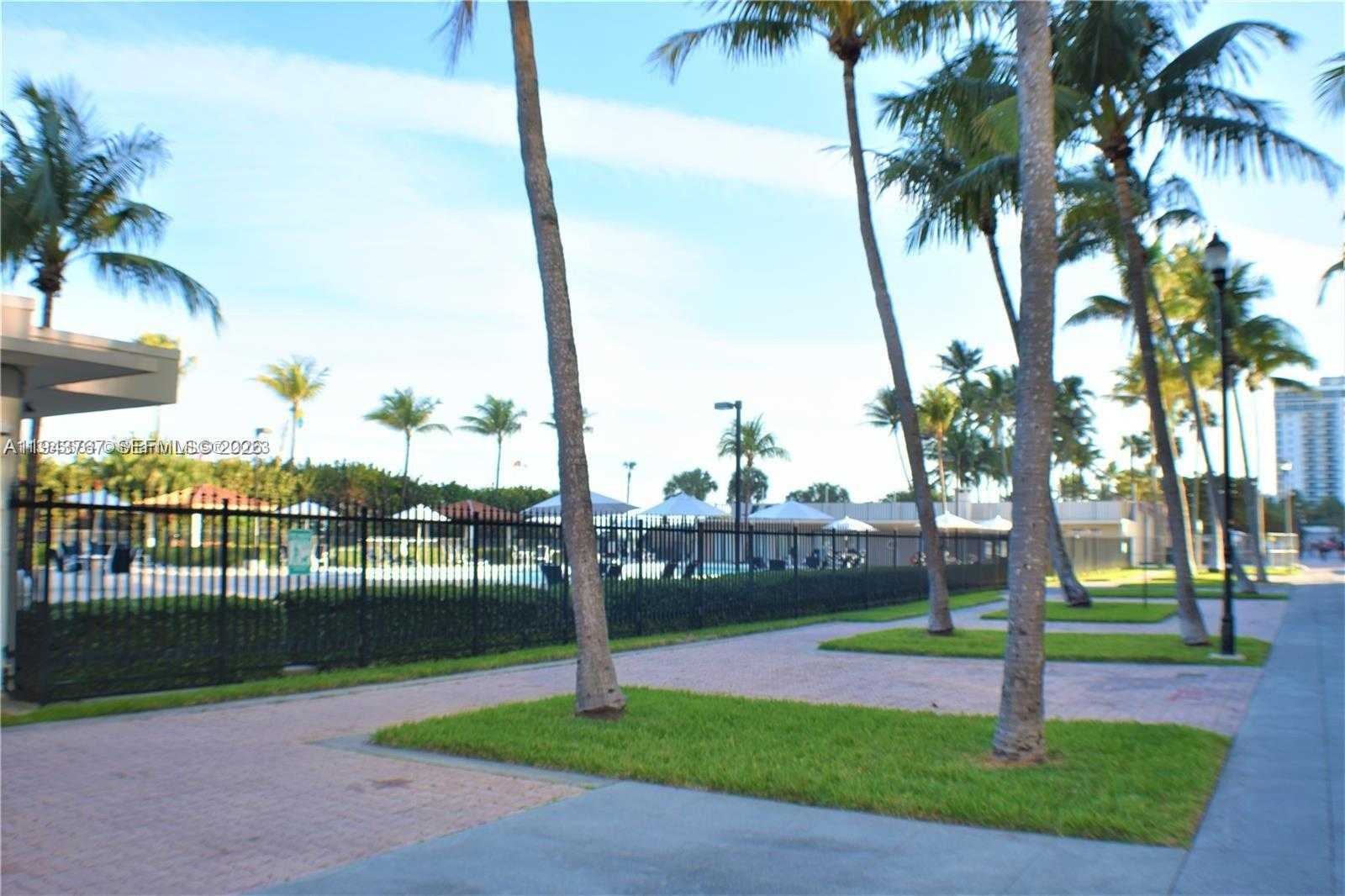 Small Image of 2625 COLLINS AVE #301, Miami Beach Number 12
