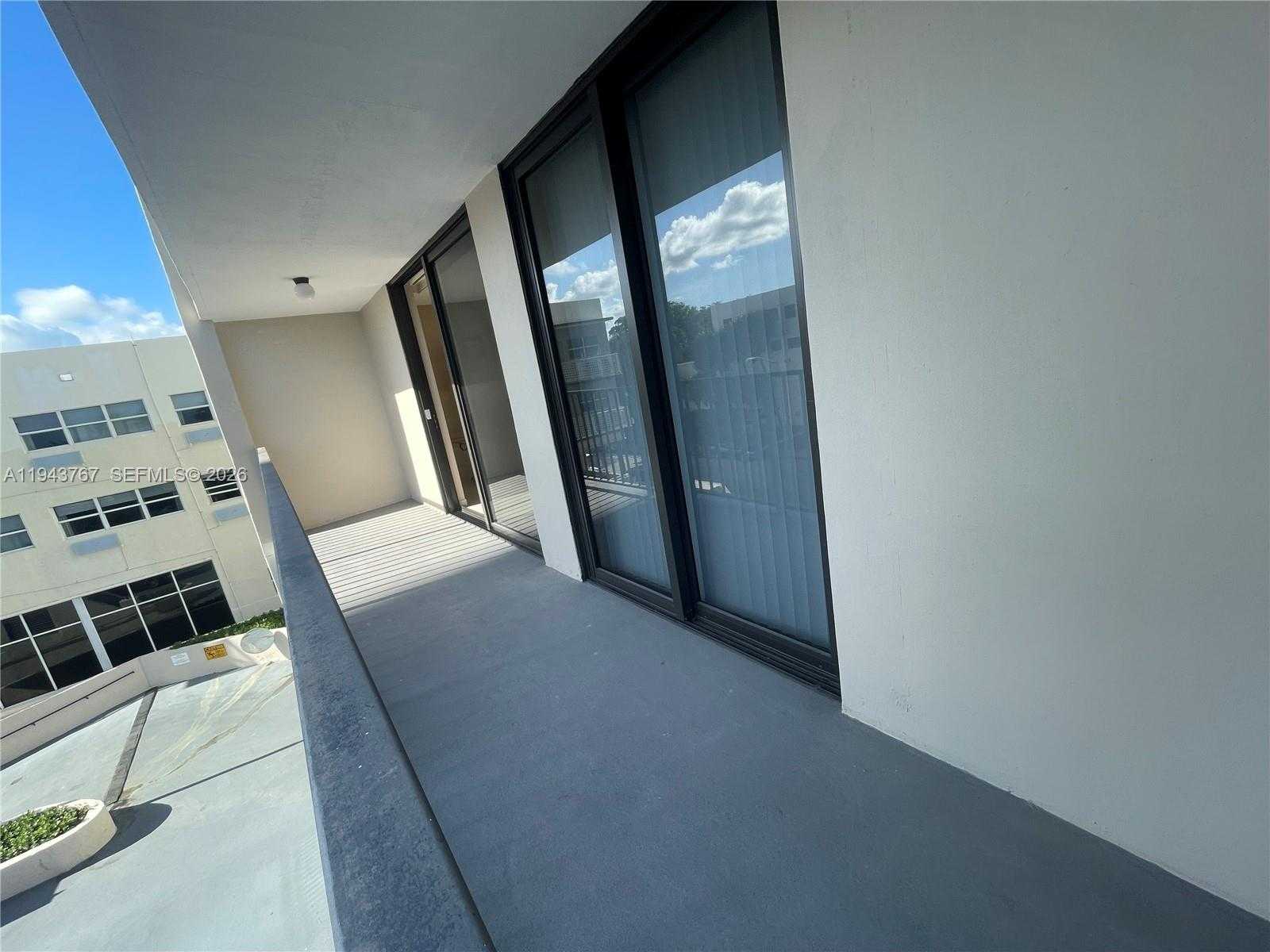 Small Image of 2625 COLLINS AVE #301, Miami Beach Number 19
