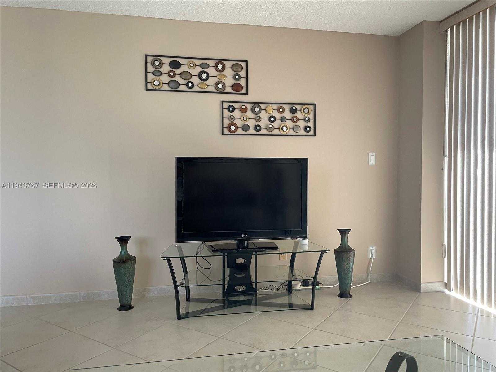 Small Image of 2625 COLLINS AVE #301, Miami Beach Number 22