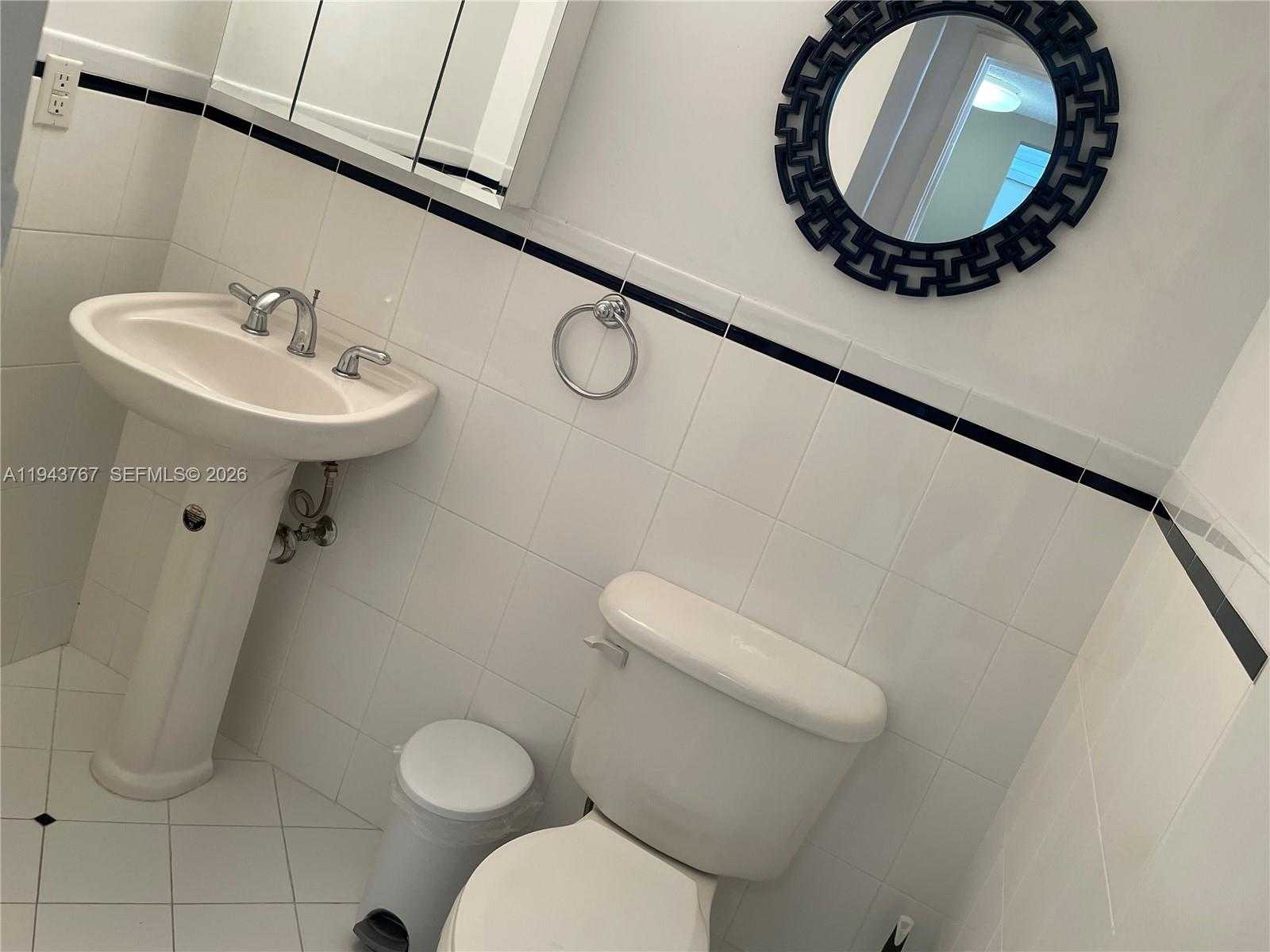 Small Image of 2625 COLLINS AVE #301, Miami Beach Number 32