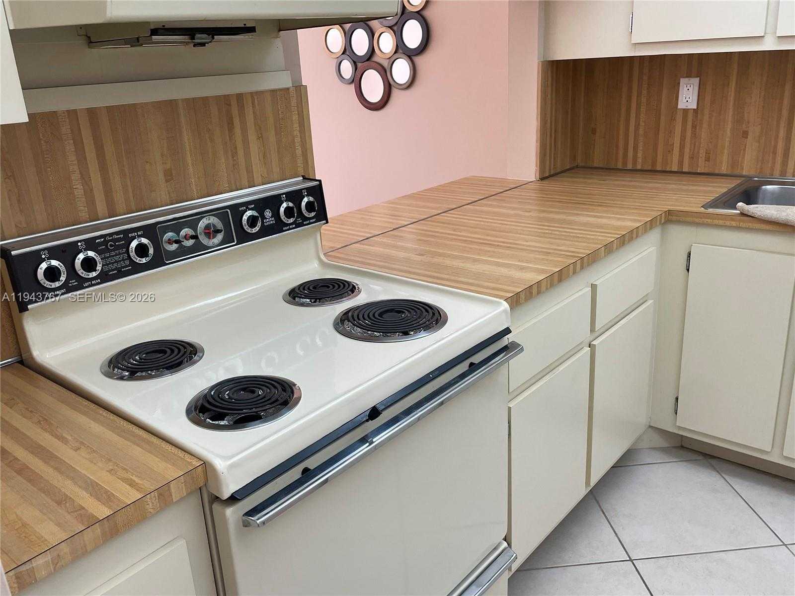 Small Image of 2625 COLLINS AVE #301, Miami Beach Number 34