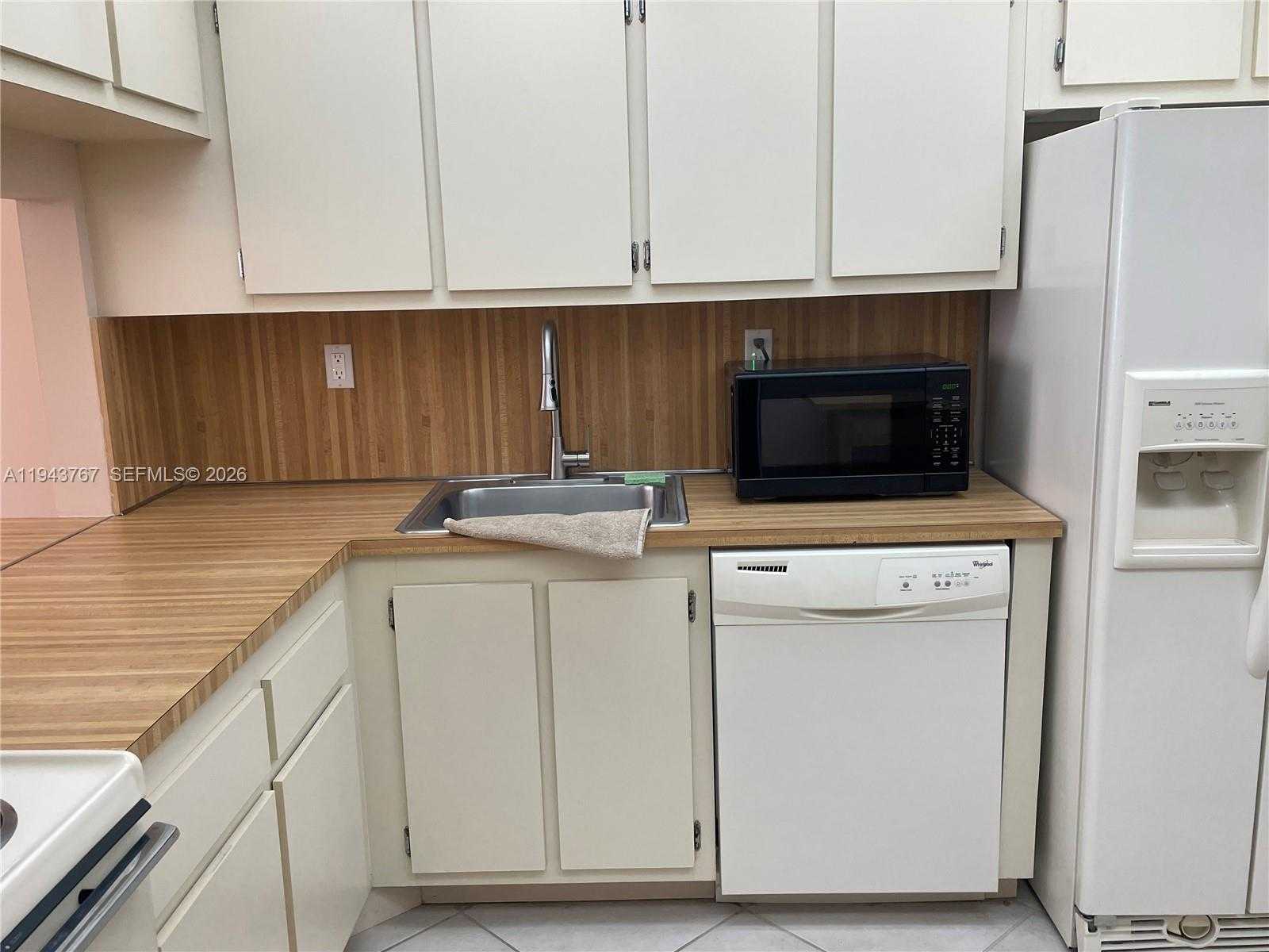 Small Image of 2625 COLLINS AVE #301, Miami Beach Number 35