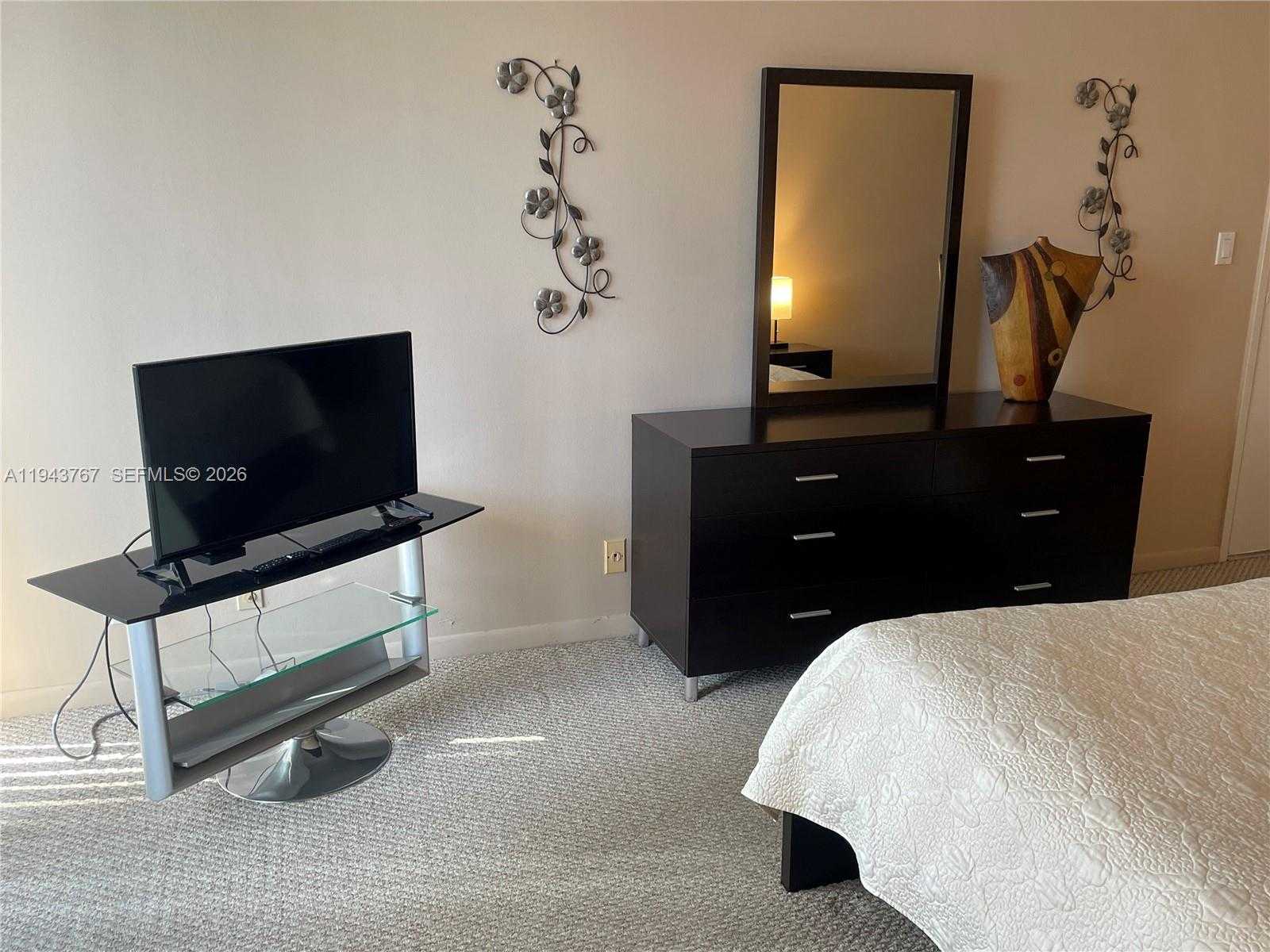 Small Image of 2625 COLLINS AVE #301, Miami Beach Number 40