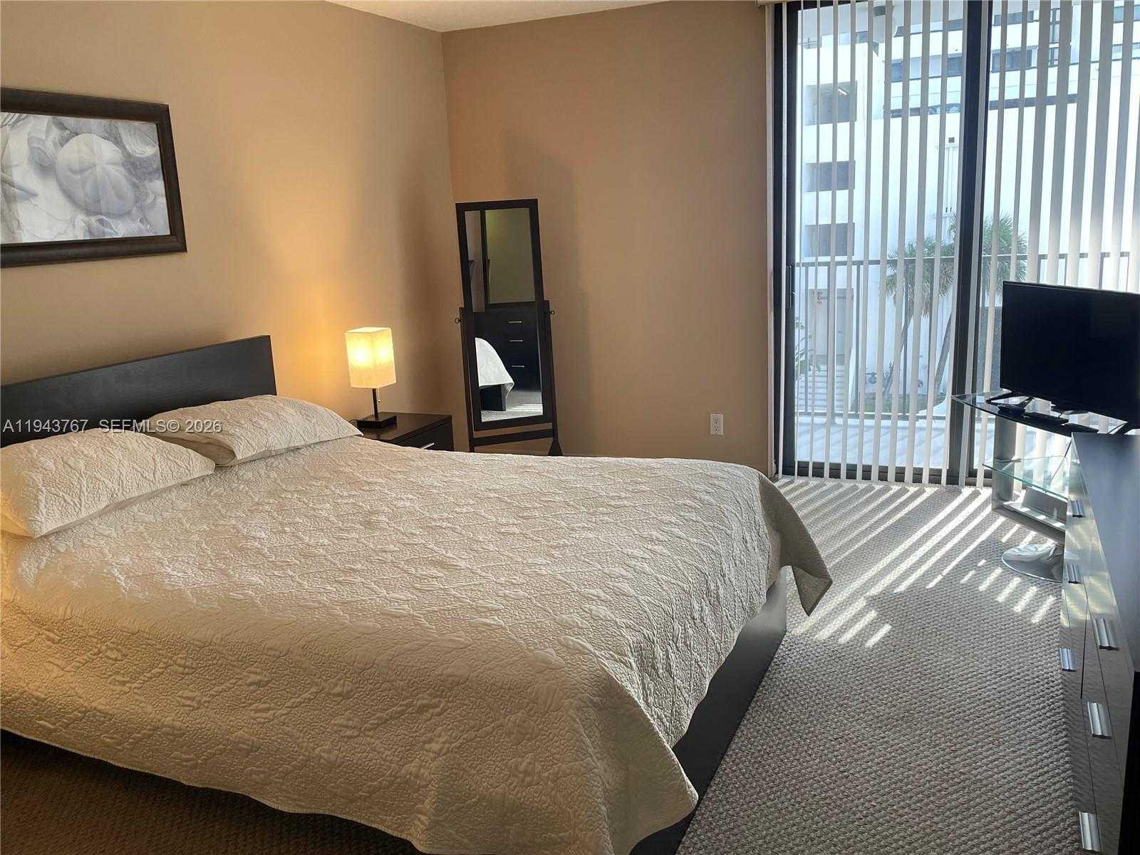 Small Image of 2625 COLLINS AVE #301, Miami Beach Number 41