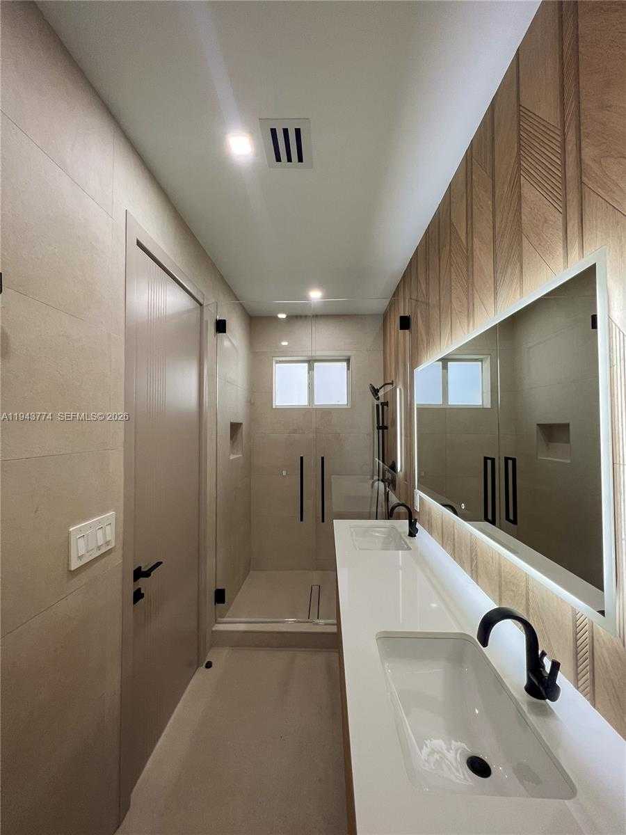 Small Image of 7310 SOUTH WEST 63RD CT #1, South Miami Number 23