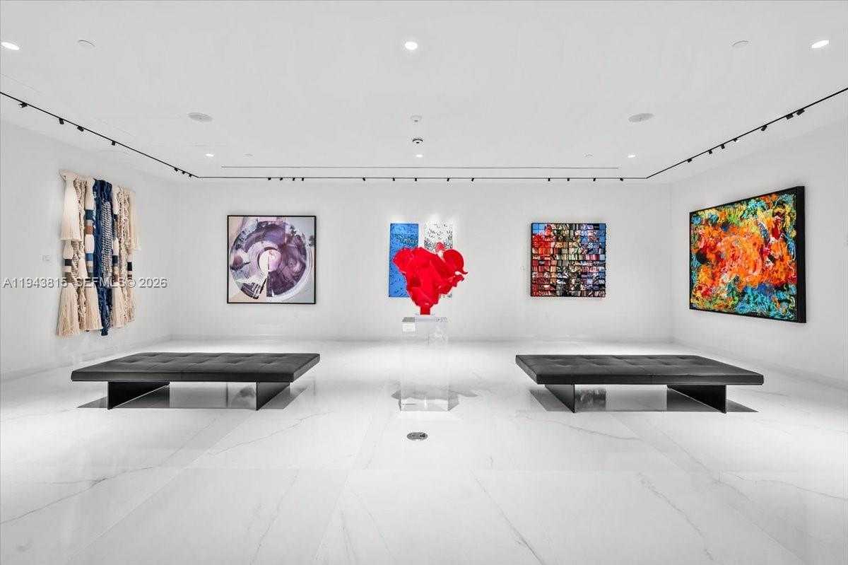 Small Image of 300 BISCAYNE BLVD WAY #1106E, Miami Number 13