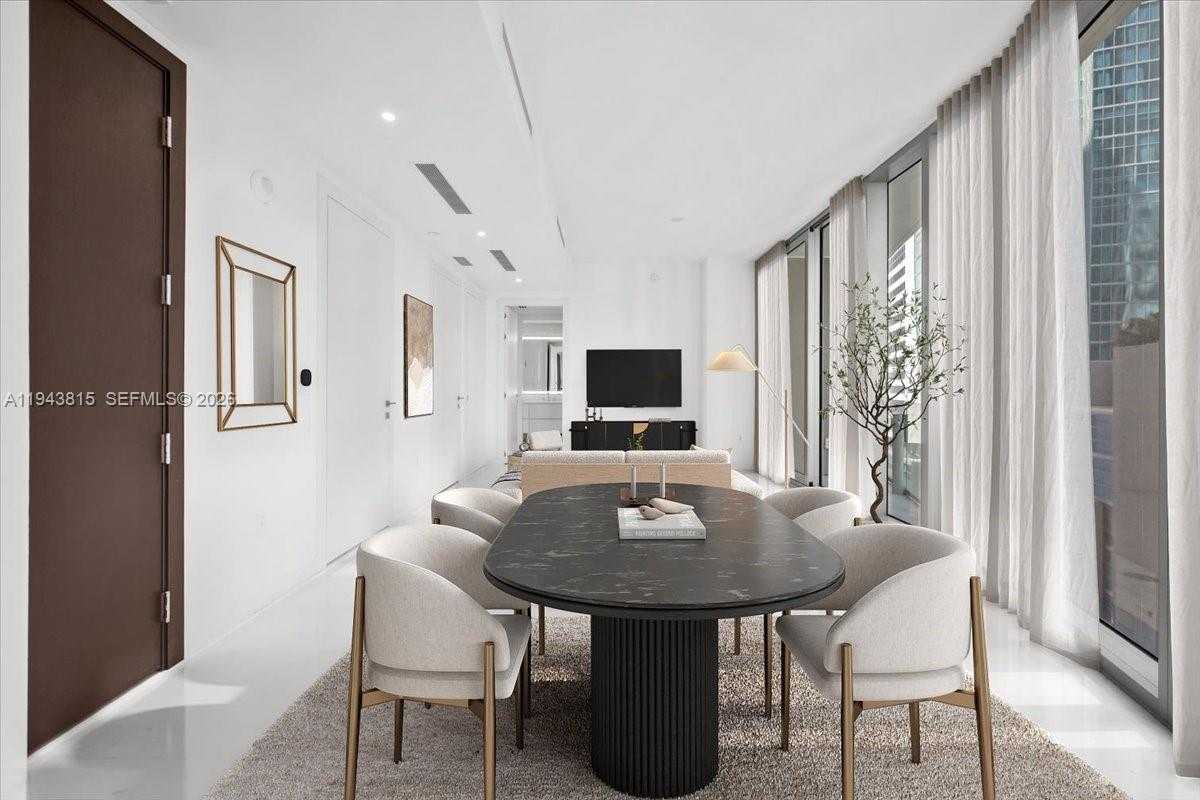 Small Image of 300 BISCAYNE BLVD WAY #1106E, Miami Number 3