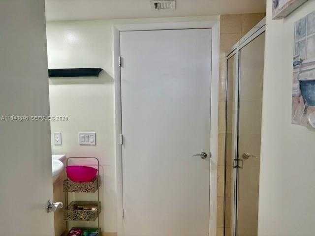 Small Image of 1830 SOUTH OCEAN DR #1508, Hallandale Beach Number 9