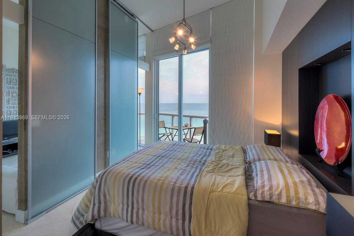 Small Image of 6515 COLLINS AVE #1804, Miami Beach Number 14